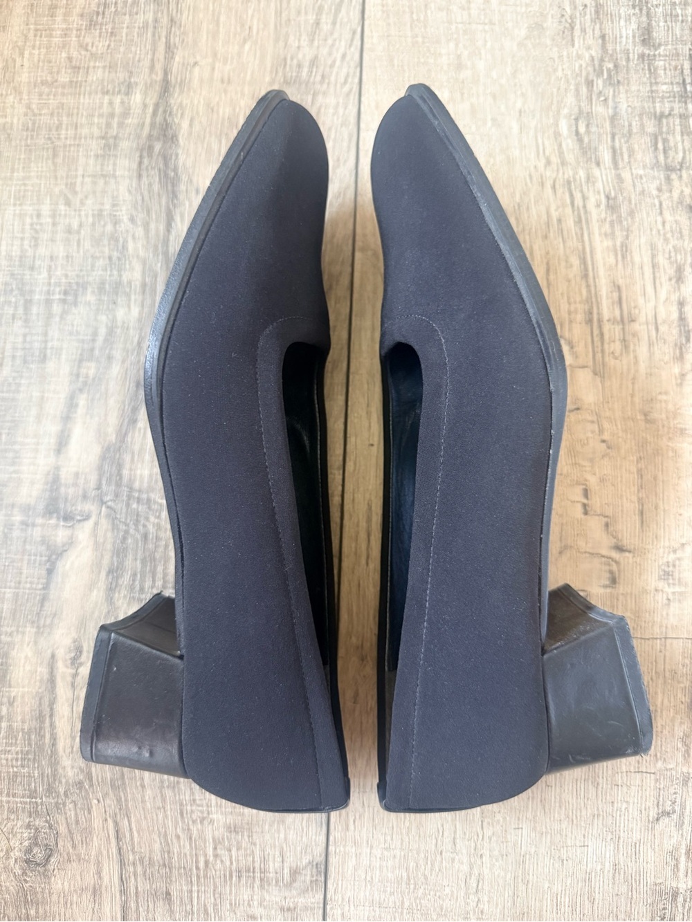 Vintage Stuart Weitzman Stretch Fabric Square Toe Heels Size 7 - Picture 4 of 8